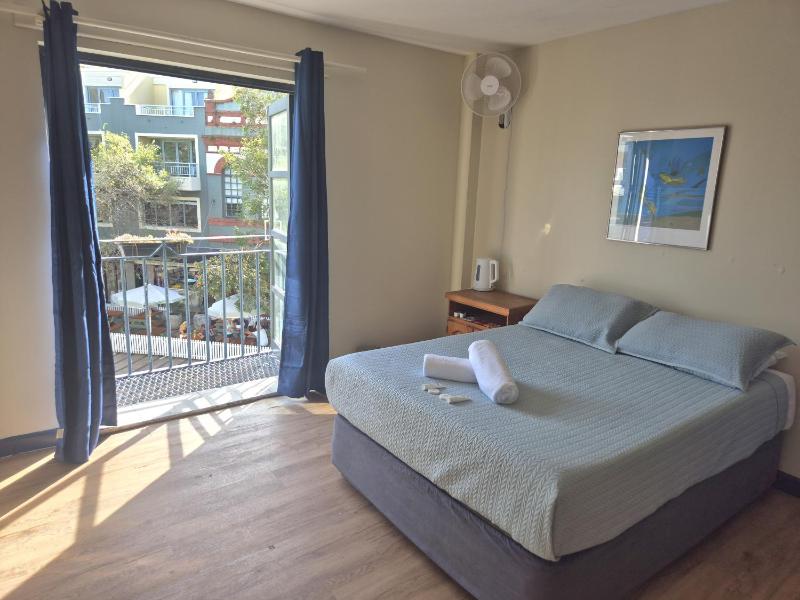 Double Room with Shared Bathroom image 3