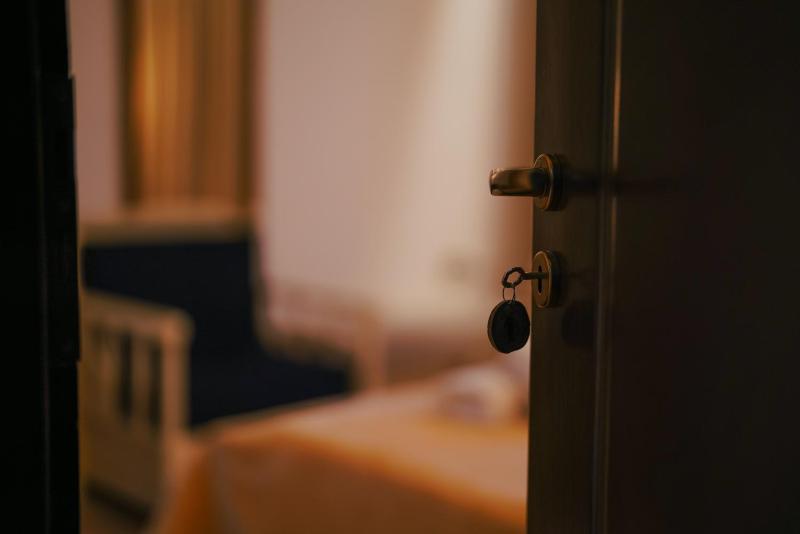 Deluxe Double or Twin Room with Balcony image 3