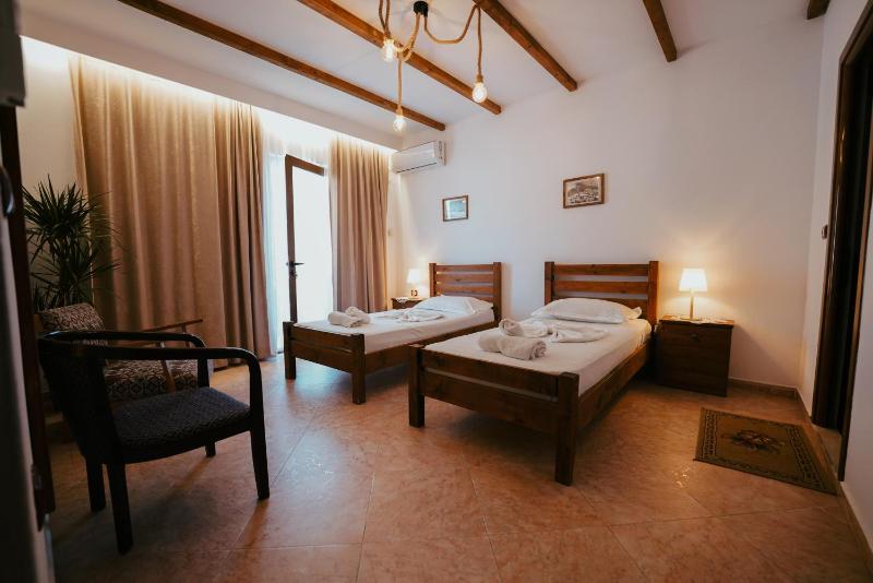 Double or Twin Room with Balcony image 3