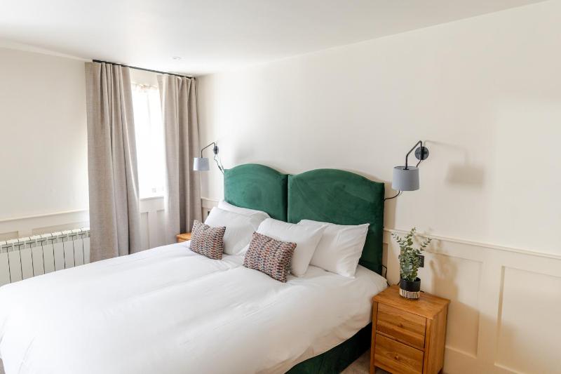 Superior Double Room image 3