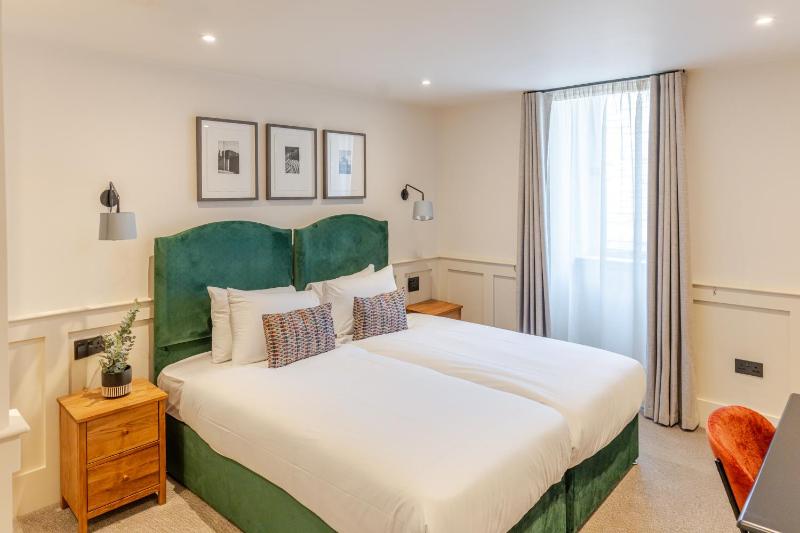 Superior Double Room image 1