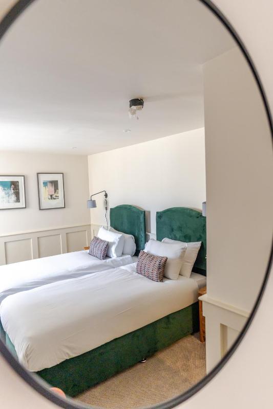 Superior Double Room image 4