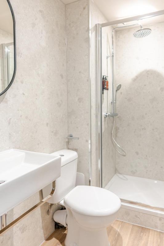 Superior Twin Room image 3