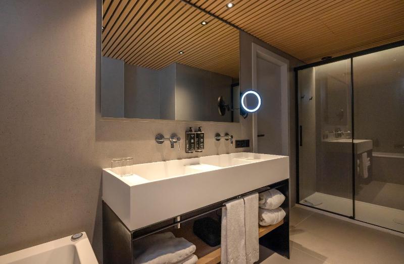Junior Suite image 2