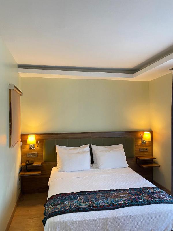 Economy Double Room image 4