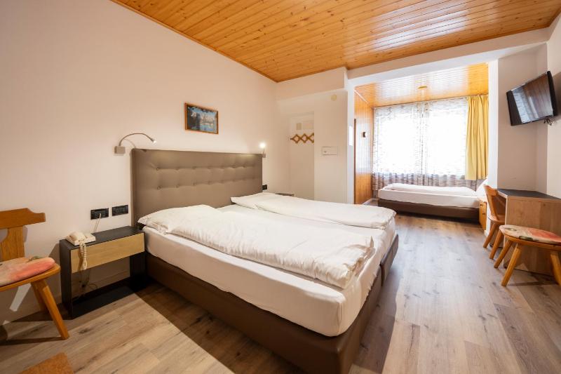Triple Room image 3
