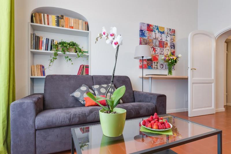 One-Bedroom Apartment int. 7 image 2