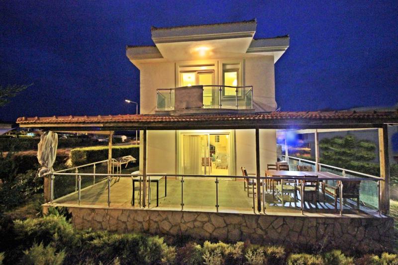 Deluxe Villa image 3