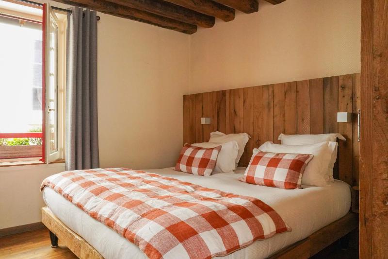 Standard Double Room image 3