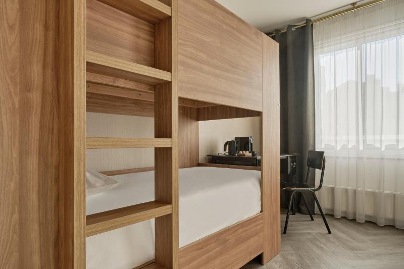 Superior Quadruple Room image 2