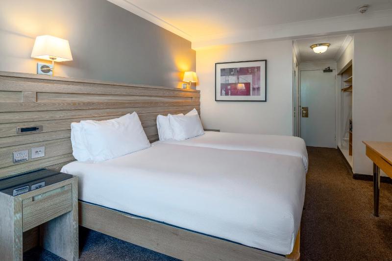 Twin Room with Partial Sea View image 1