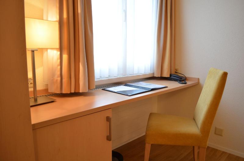 Standard Double Room image 3