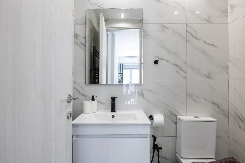 Superior Studio with Balcony image 4