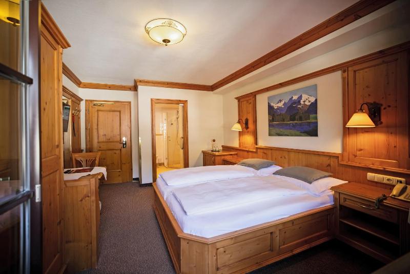 Double Room image 4