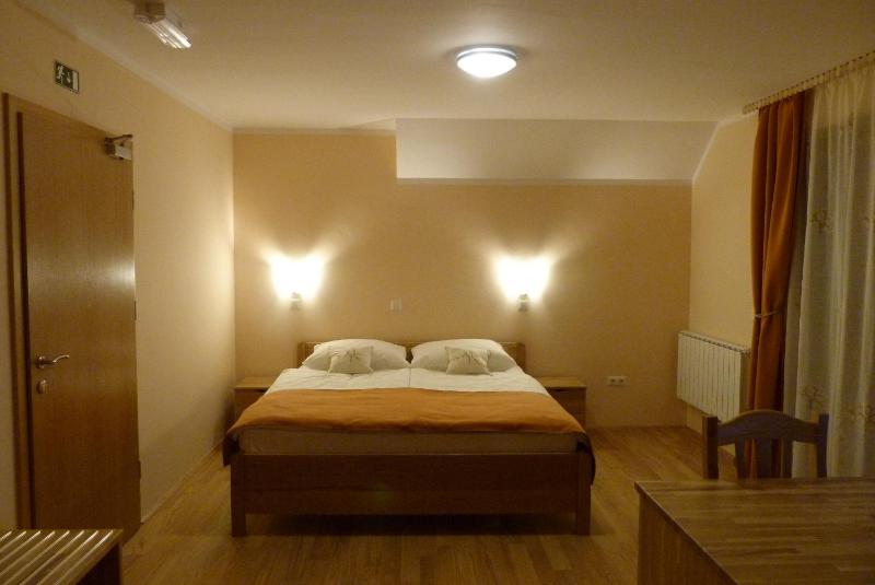 King Room with Balcony image 1