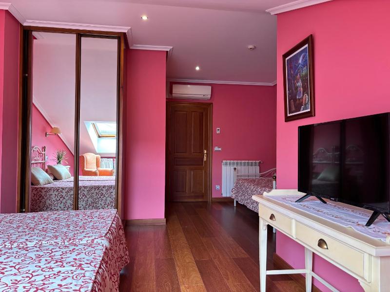 Triple Room  (2 adults + 1 child) image 2