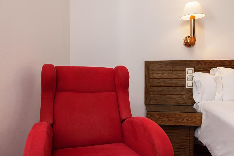 Twin Room image 1