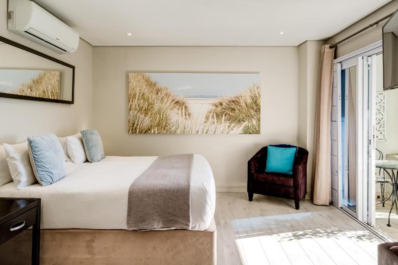 Spacious 3Bed Apt Overlooking Cape Town Panova - image 2