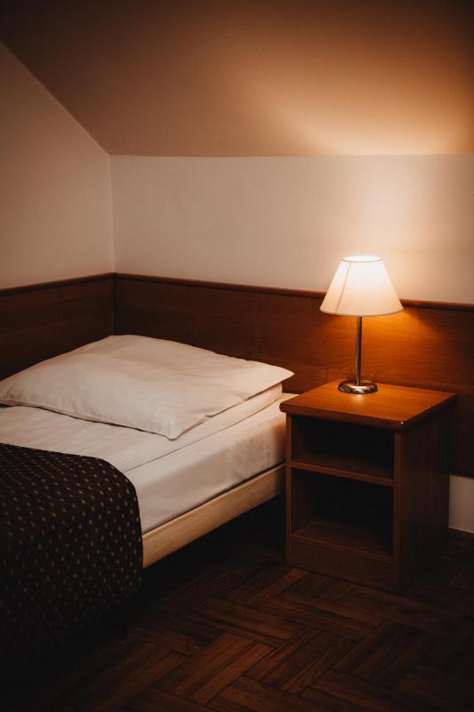Single Room image 3