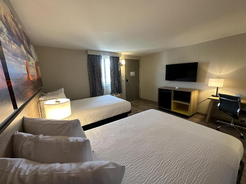 Double Room with Two Double Beds - Non-Smoking image 4
