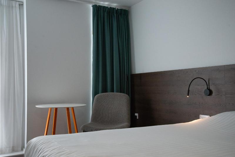 Double Room image 2