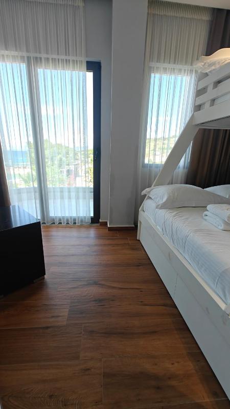 King Suite with Sea View image 4