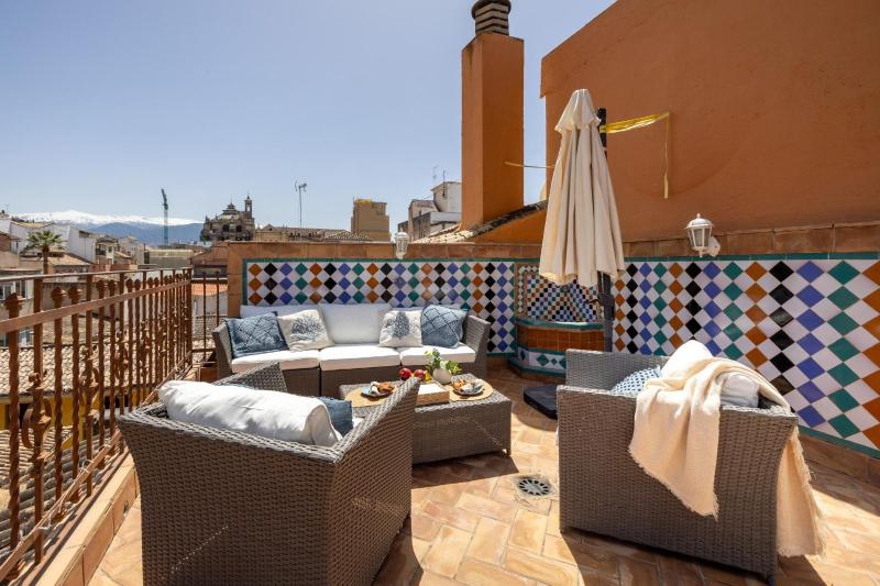 ChezmoiHomes Penthouse Boutique with terrace - image 7
