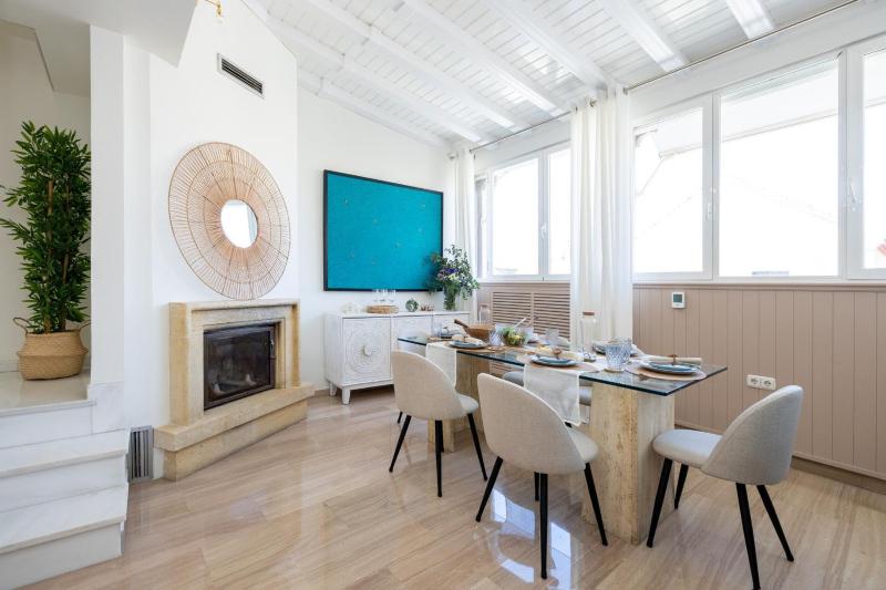ChezmoiHomes Penthouse Boutique with terrace - image 13