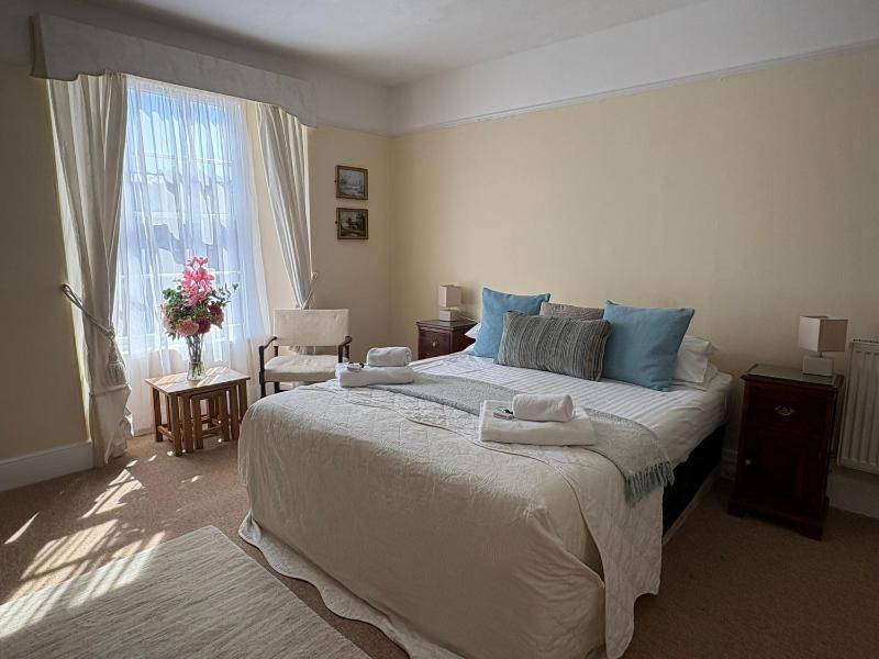 Twin Room with Sea View image 1