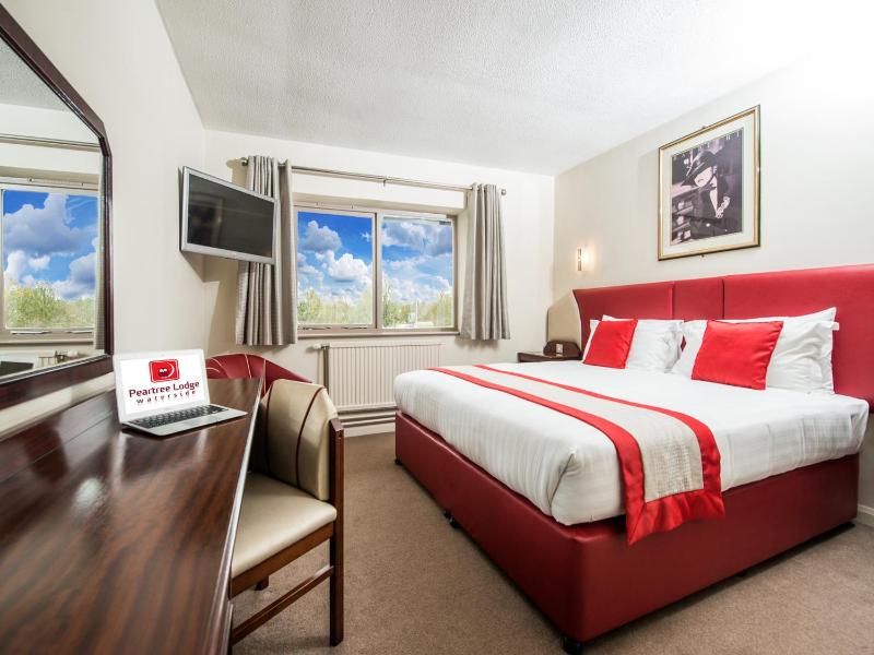 Double Room image 3