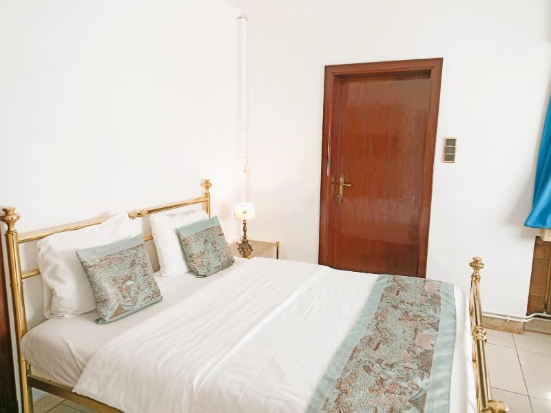 Economy Single Room image 4
