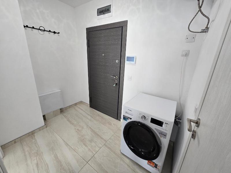 One-Bedroom Apartment with Balcony image 3