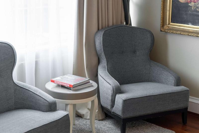 Superior King Room image 3