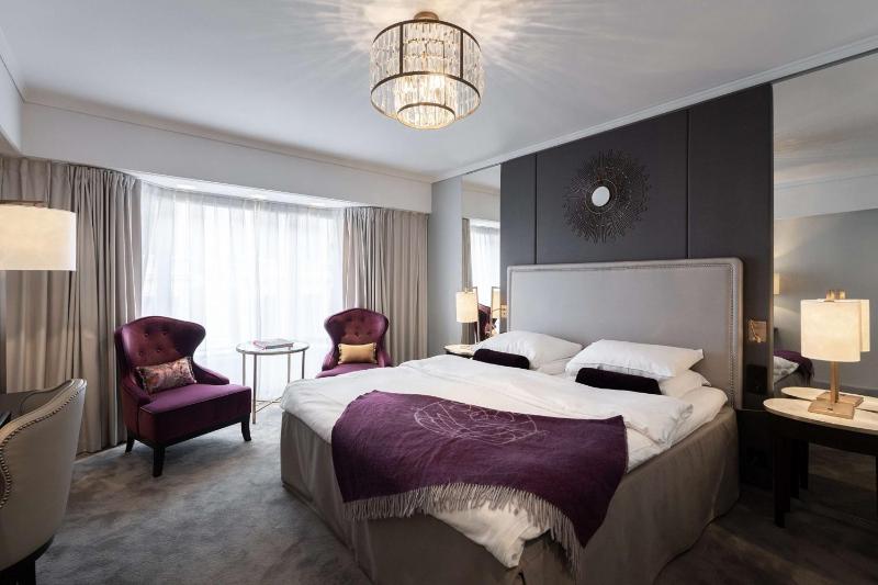 Superior King Room image 4