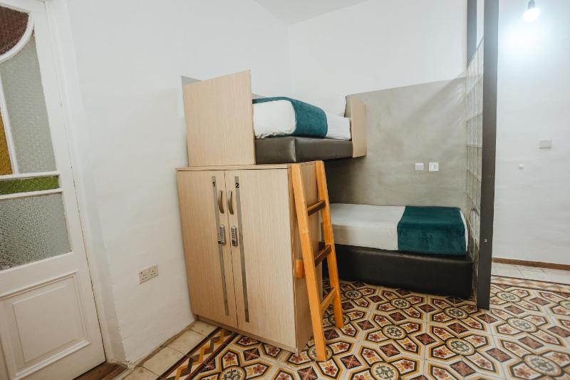 8-Bed Female Dormitory Room image 4