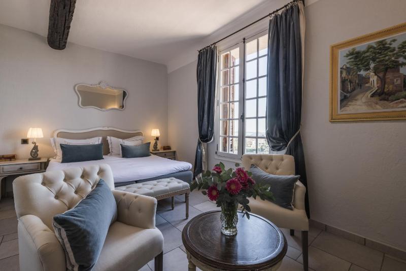 Deluxe Double Room image 1