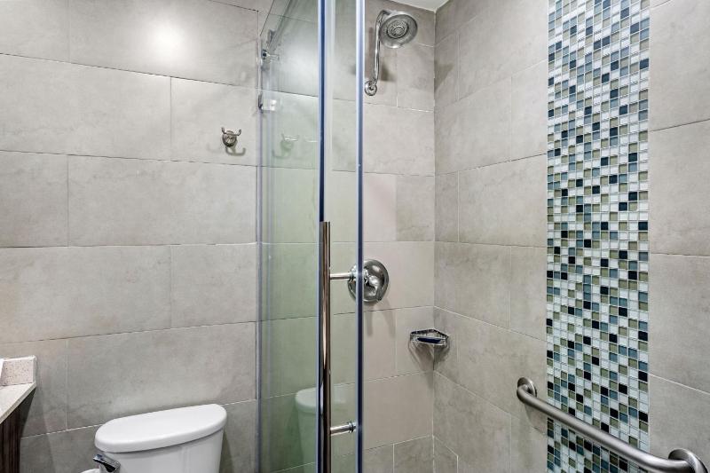 Standard Room image 4