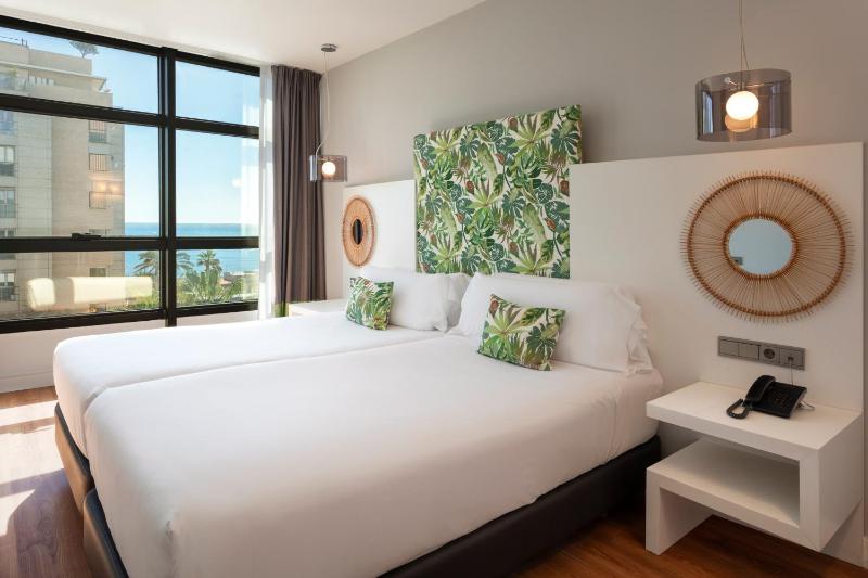 Superior Double or Twin Room with Views image 4
