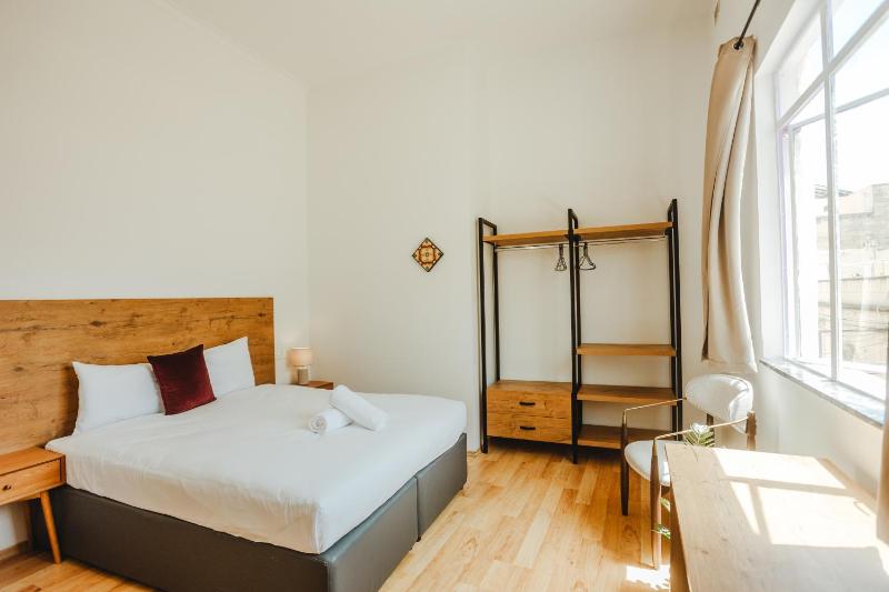 Twin Room image 1
