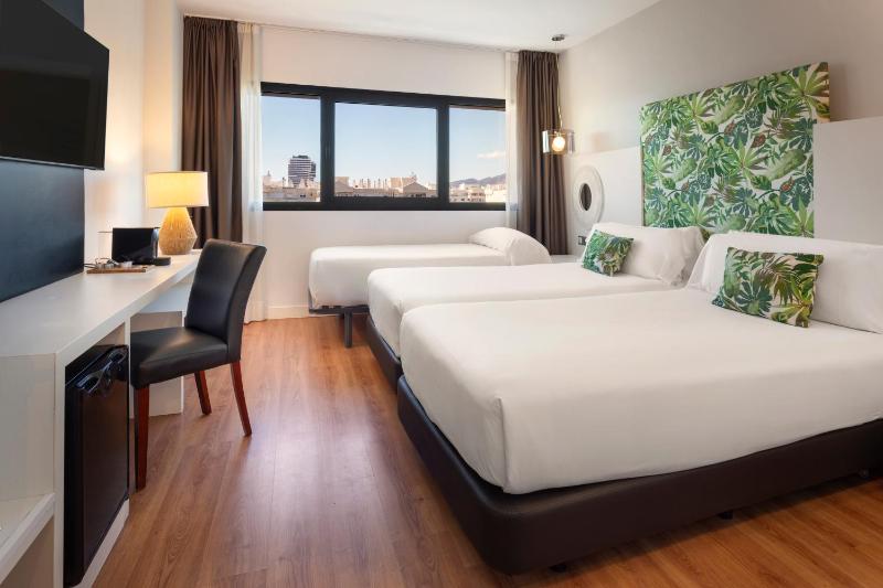 Triple Room with View image 3