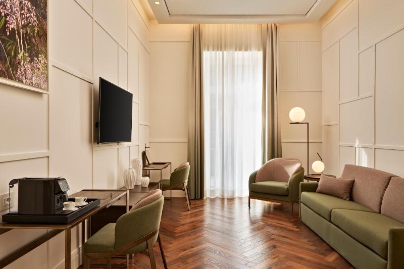 King Family Room image 4