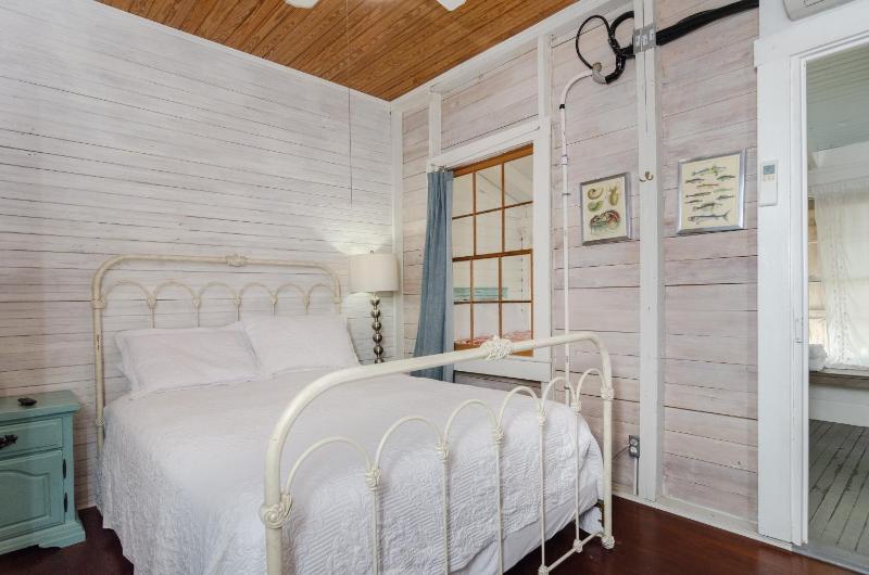 Good Ole Waves by Bryant Real Estate - image 14