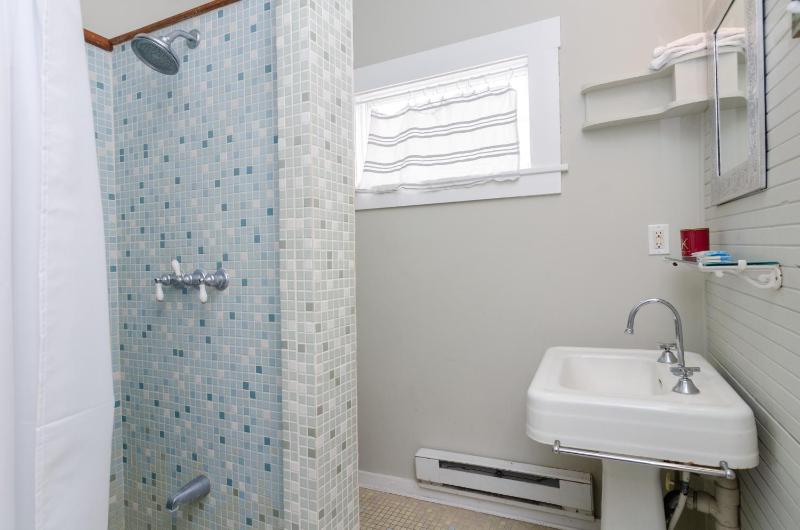 Good Ole Waves by Bryant Real Estate - image 16