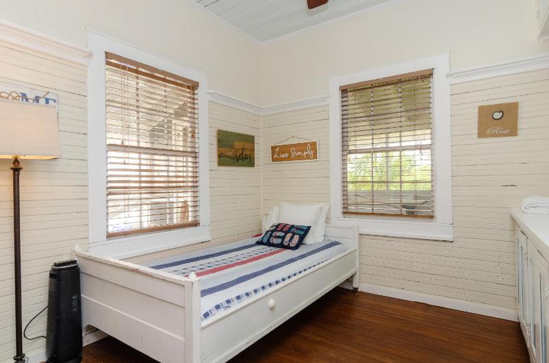 Good Ole Waves by Bryant Real Estate - image 6