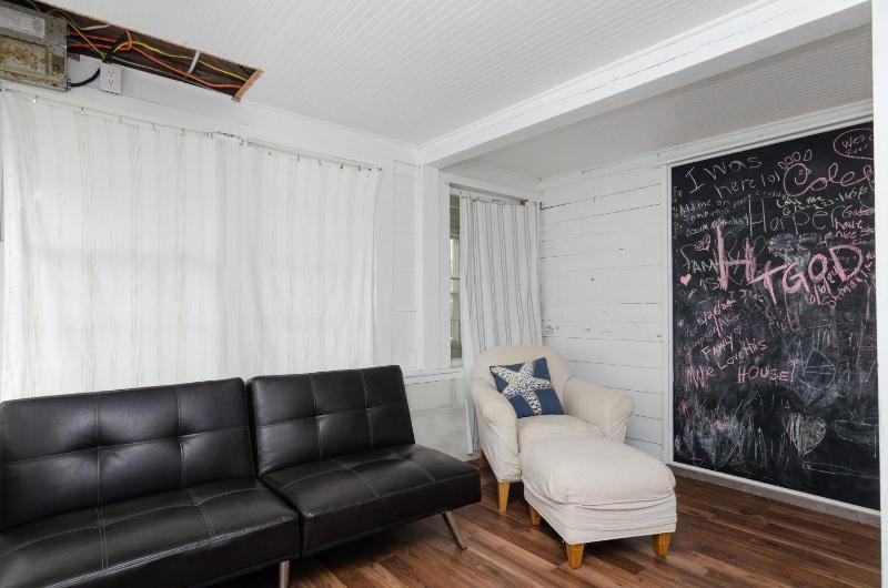 Good Ole Waves by Bryant Real Estate - image 9