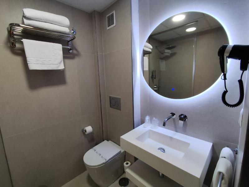 Superior Double or Twin Room with Terrace image 4