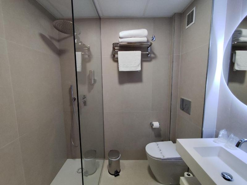Superior Double or Twin Room with Terrace image 2