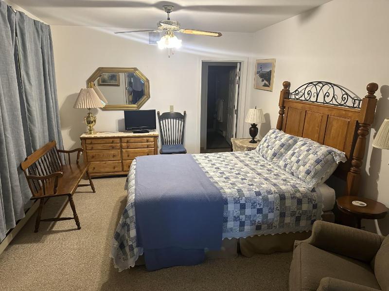 Deluxe King Room image 3