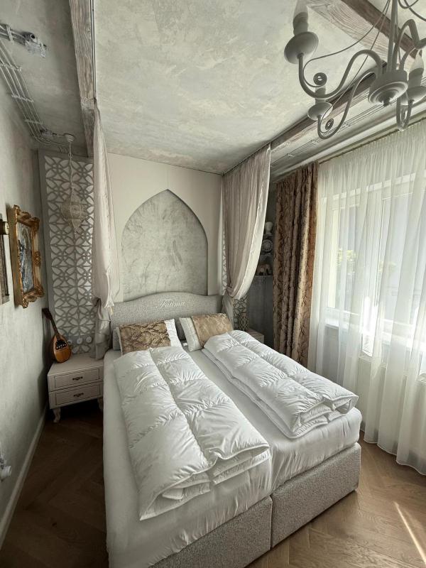 King Room image 1