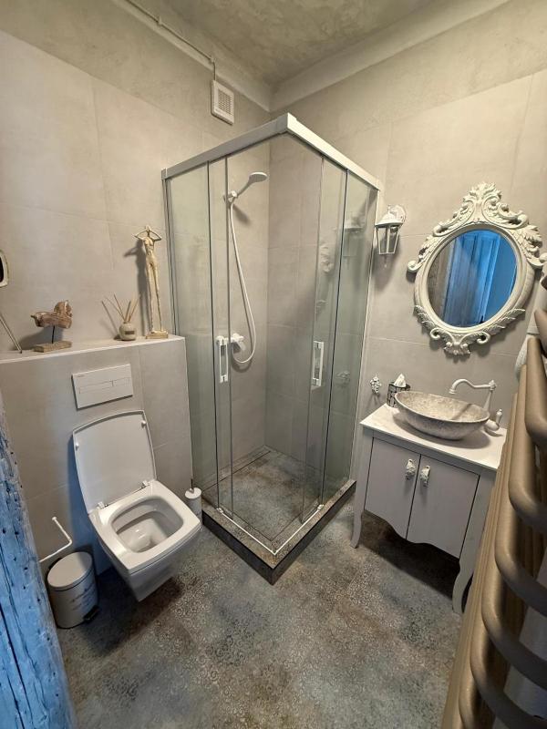 King Room image 2